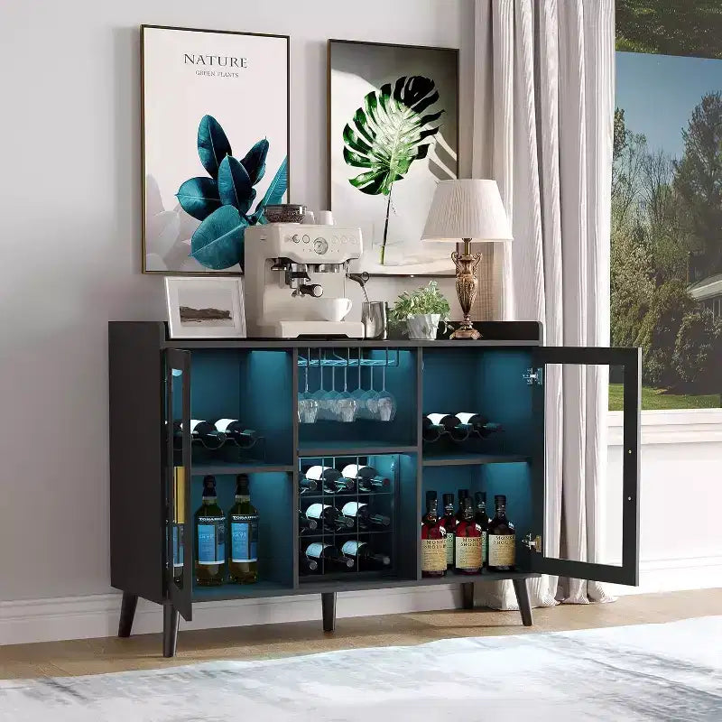 Mobiletto bar per caffè e vino da 47" con anta in vetro, credenza in legno a 4 ripiani per soggiorno e cucina